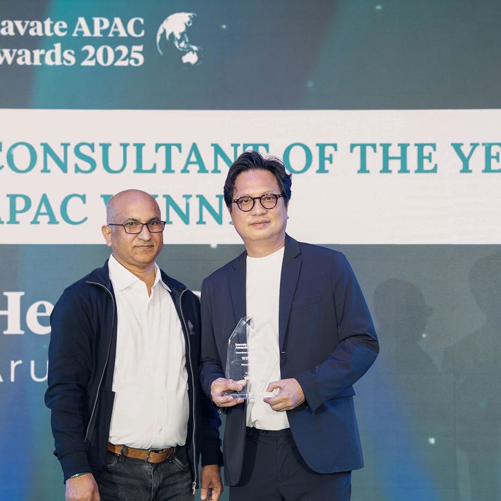 Henry Chan (right), our Associate Director, Acoustics, Audio-visual, Theatre and Lighting Consulting, was honoured as the Consultant of the Year APAC