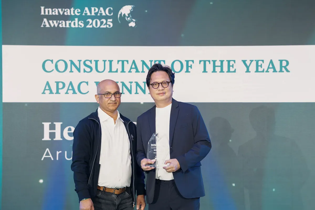 Henry Chan (right), our Associate Director, Acoustics, Audio-visual, Theatre and Lighting Consulting, was honoured as the Consultant of the Year APAC